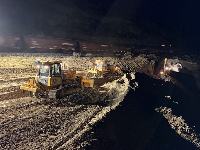 BNSF crews working near Gallup, New Mexico